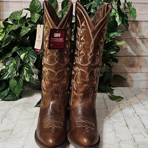 Ariat NWT Desert Holly Western Boots with Leaf Stitching 8.5 - Picture 4 of 15